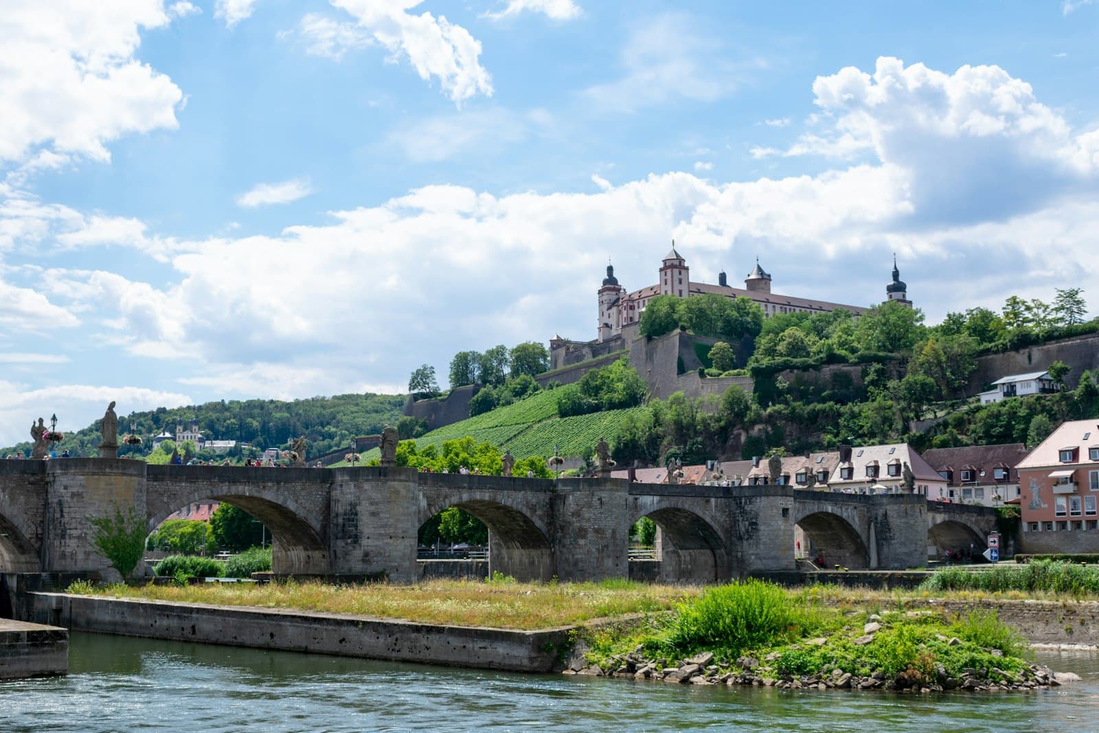 Alte Mainbrücke und Festung Marienberg in Würzburg